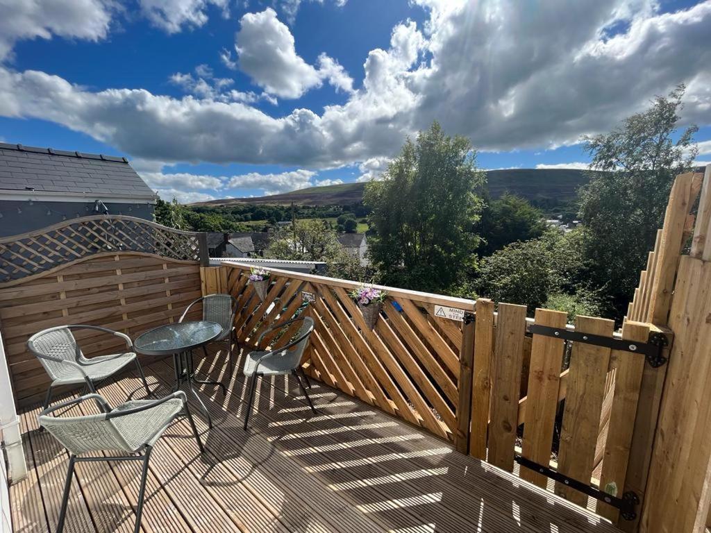 Blaenavon Cosy Cottage With Beautiful Mountain Views المظهر الخارجي الصورة